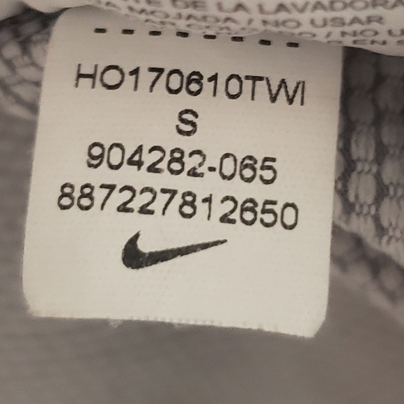 Nike Dri Fit Training Top Long Sleeve Gray Size Small JUST DO IT On Rear Waist - Picture 16 of 16
